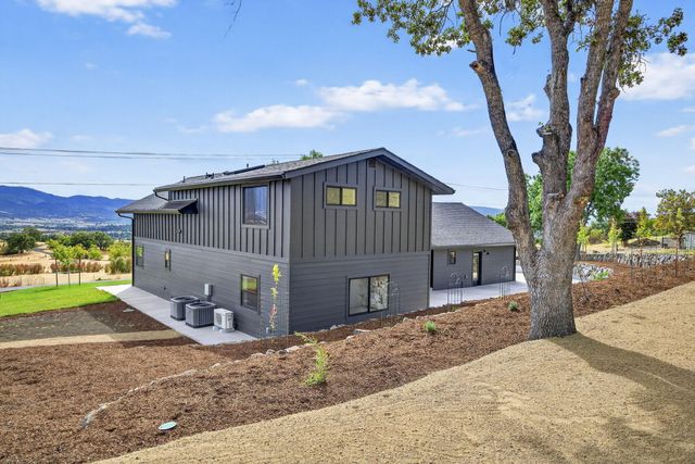 4691 Cherry Lane, Medford, OR 97504