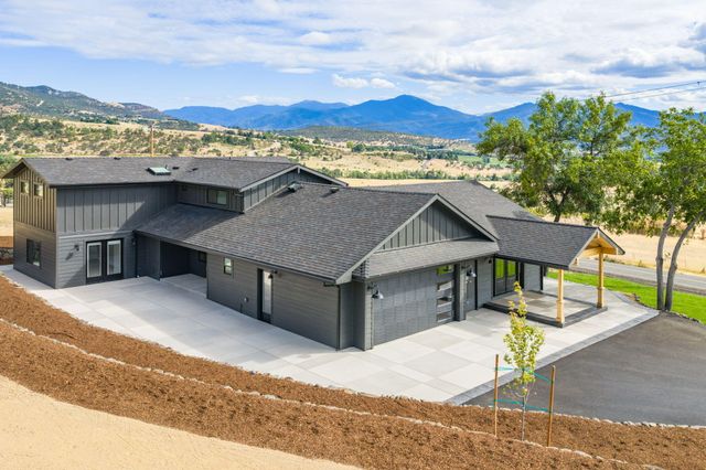 4691 Cherry Lane, Medford, OR 97504