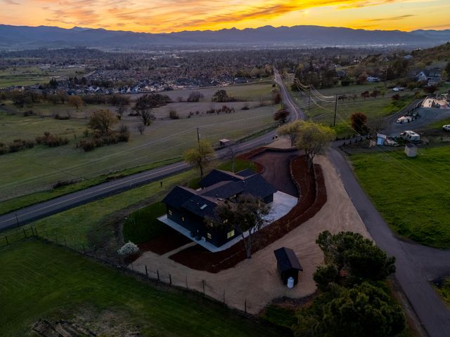 4691 Cherry Lane, Medford, OR 97504