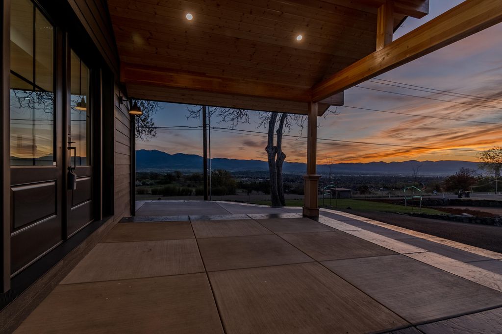 4691 Cherry Lane, Medford, OR 97504