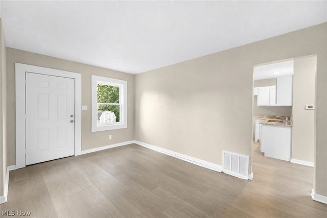 137 E Rosewood Avenue, Akron, OH 44301
