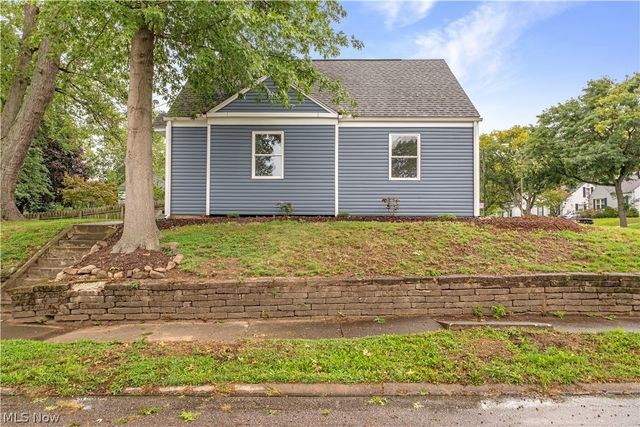137 E Rosewood Avenue, Akron, OH 44301