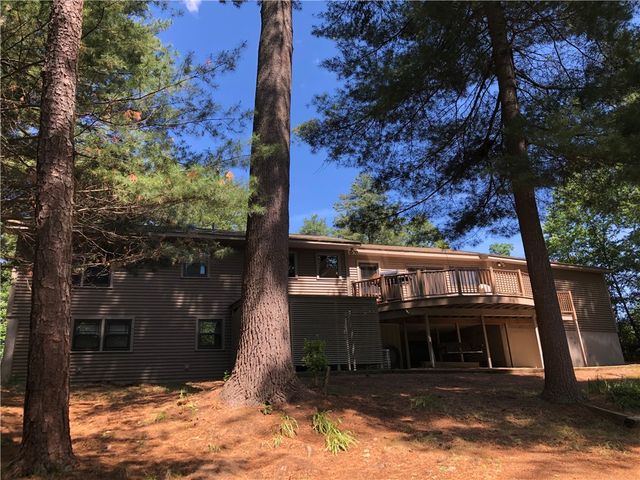 20 Richard Street, Smithfield, RI 02917