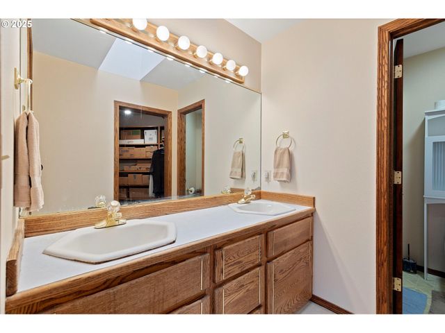 10125 Sw 72ND Ave, Portland, OR 97223