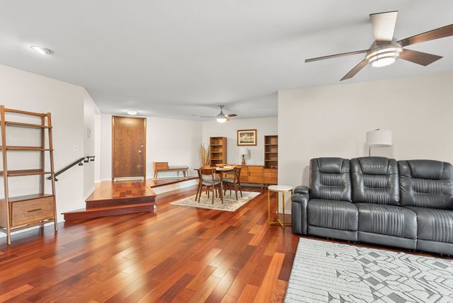 13159 S Westview Drive 2B, Palos Heights, IL 60463