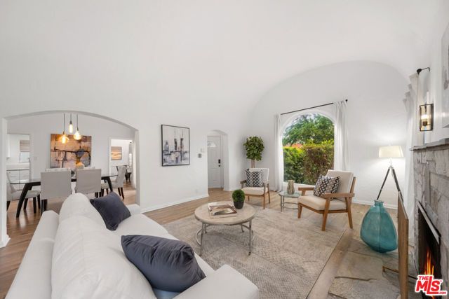 205 S Hamel Drive, Beverly Hills, CA 90211