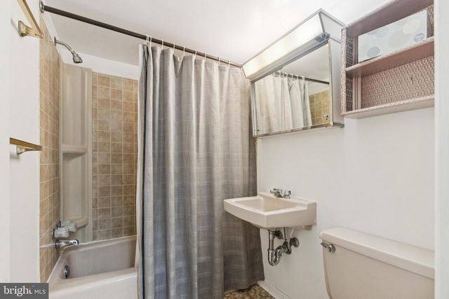 13719 MCGILL DR, Chantilly, VA 20151