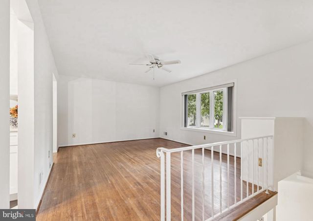 13719 MCGILL DR, Chantilly, VA 20151