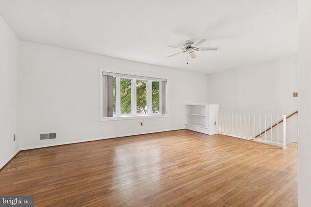 13719 MCGILL DR, Chantilly, VA 20151