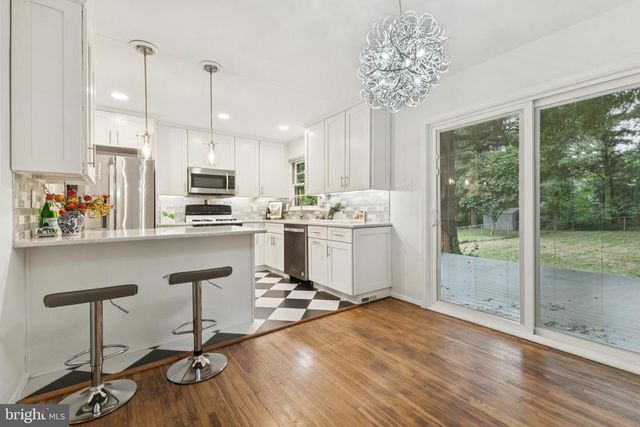 13719 MCGILL DR, Chantilly, VA 20151