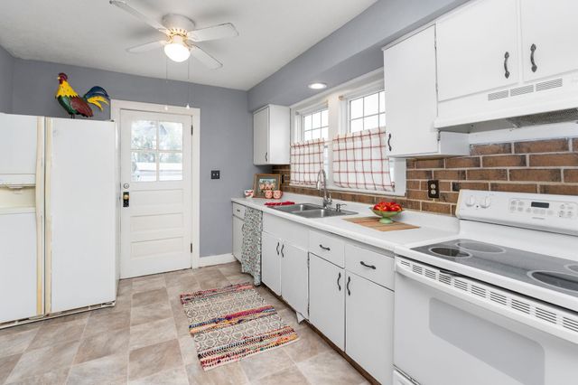 712 NELSON ST, Staunton, VA 24401