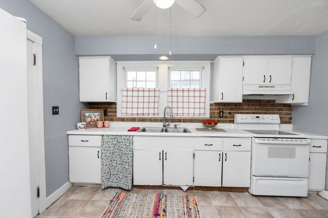 712 NELSON ST, Staunton, VA 24401