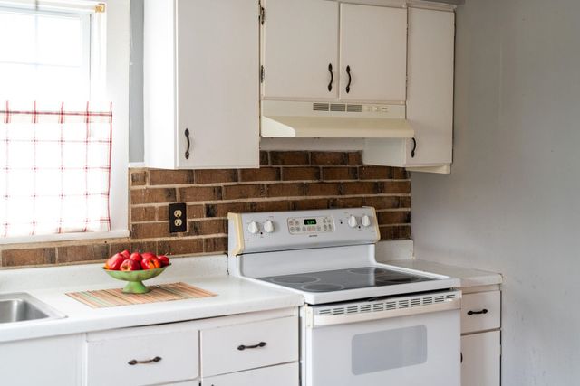 712 NELSON ST, Staunton, VA 24401