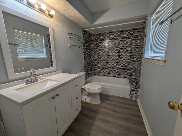 1800 Fernwood Circle, Carrollton, TX 75006