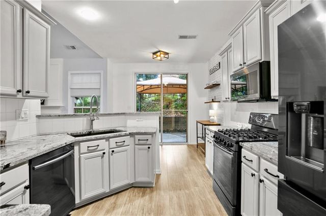3809 Clear Lake Way NW, Acworth, GA 30101