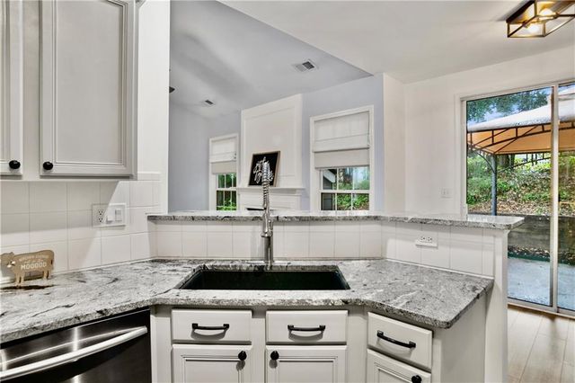 3809 Clear Lake Way NW, Acworth, GA 30101