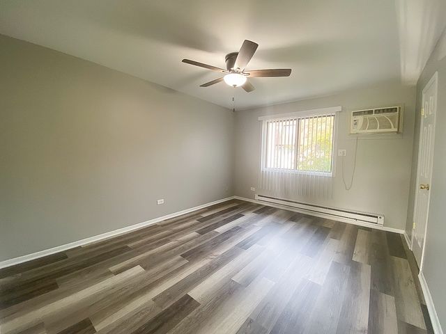 182 S Waters Edge Drive 201, Glendale Heights, IL 60139