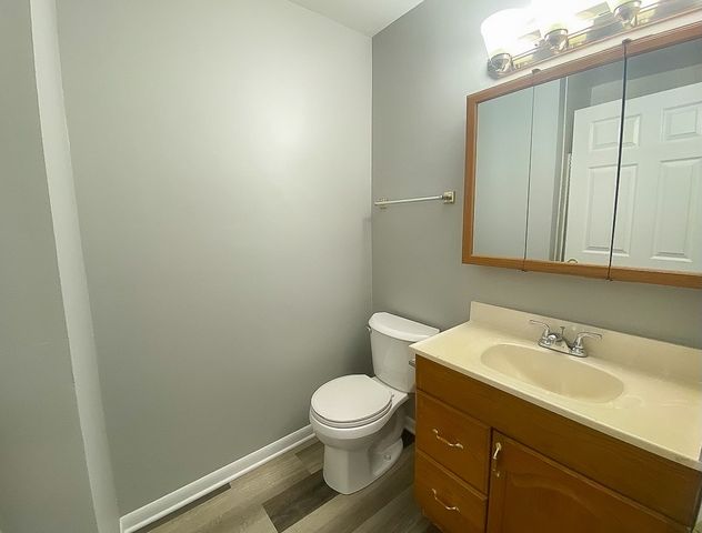 182 S Waters Edge Drive 201, Glendale Heights, IL 60139