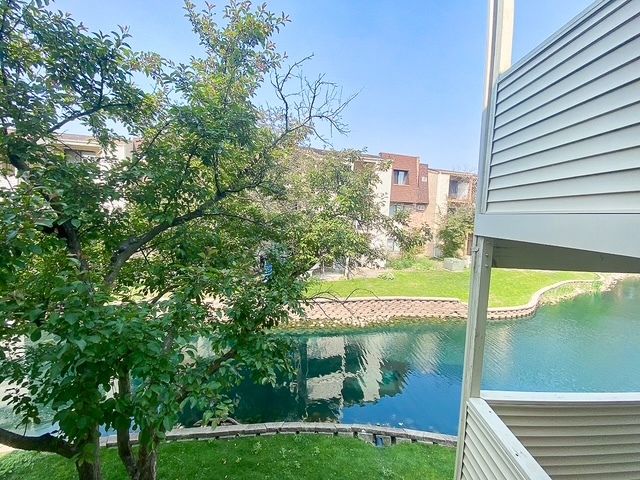 182 S Waters Edge Drive 201, Glendale Heights, IL 60139