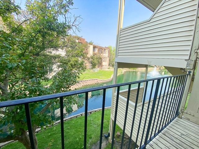 182 S Waters Edge Drive 201, Glendale Heights, IL 60139