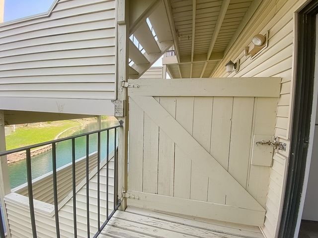 182 S Waters Edge Drive 201, Glendale Heights, IL 60139