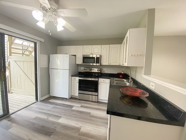 182 S Waters Edge Drive 201, Glendale Heights, IL 60139