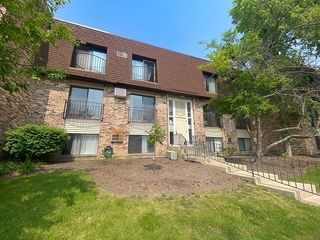 182 S Waters Edge Drive 201, Glendale Heights, IL 60139