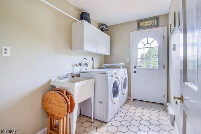 17 Lambert Dr, Sparta Twp., NJ 07871