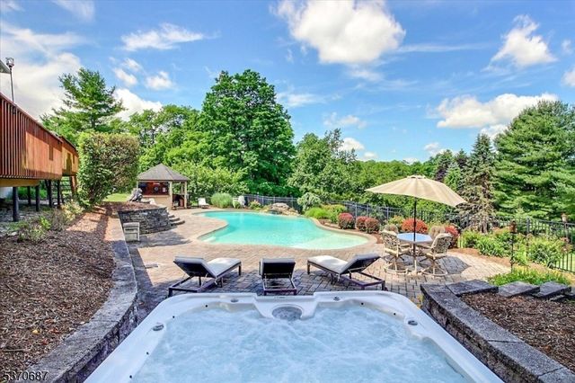 17 Lambert Dr, Sparta Twp., NJ 07871