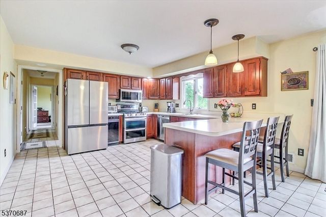 17 Lambert Dr, Sparta Twp., NJ 07871