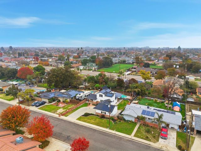 2111 Carter Way, Hanford, CA 93230