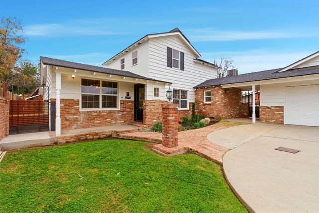 2111 Carter Way, Hanford, CA 93230