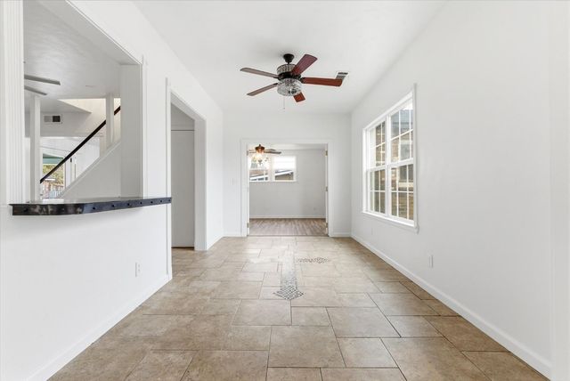 2111 Carter Way, Hanford, CA 93230