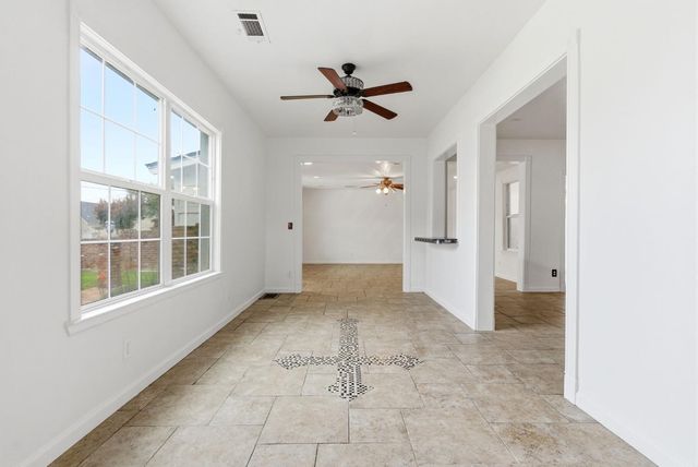 2111 Carter Way, Hanford, CA 93230