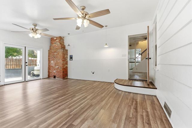 2111 Carter Way, Hanford, CA 93230