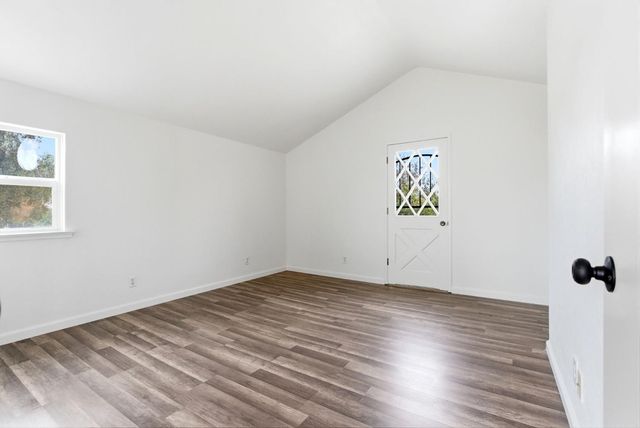 2111 Carter Way, Hanford, CA 93230