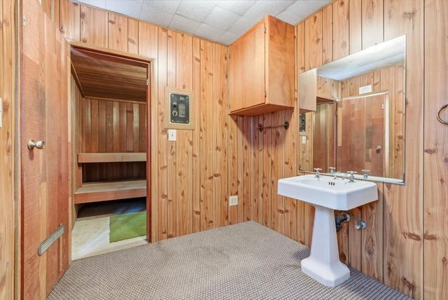 2111 Carter Way, Hanford, CA 93230