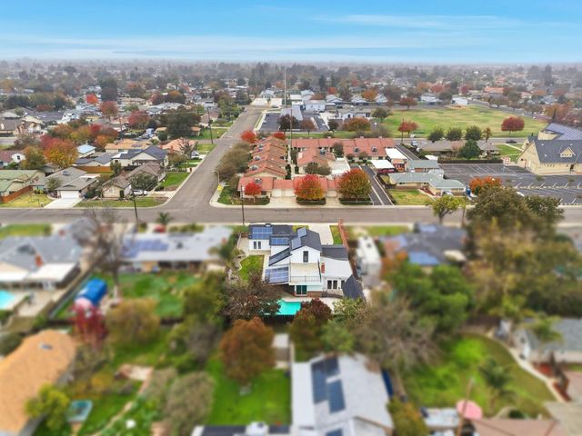 2111 Carter Way, Hanford, CA 93230