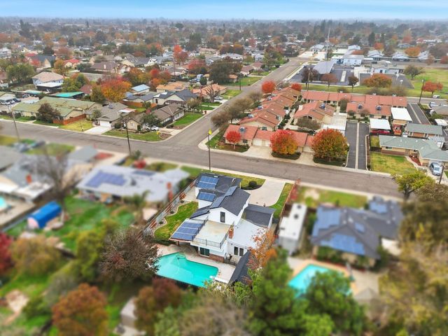 2111 Carter Way, Hanford, CA 93230