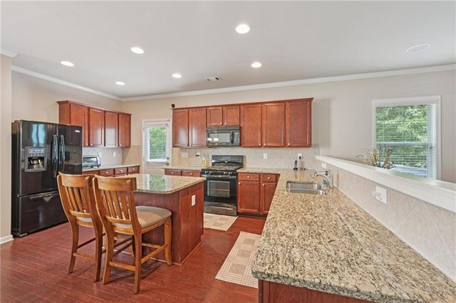 6108 Pierless Avenue, Sugar Hill, GA 30518