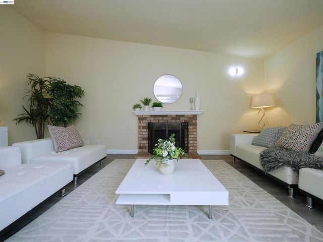 20 Yale Ct, San Ramon, CA 94583