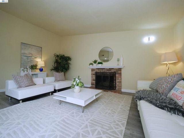 20 Yale Ct, San Ramon, CA 94583