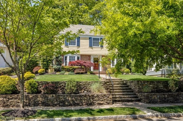 90 Stonehouse Rd, Glen Ridge Boro Twp., NJ 07028