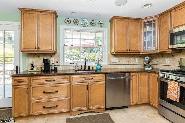 90 Stonehouse Rd, Glen Ridge Boro Twp., NJ 07028
