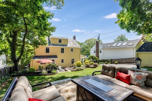 90 Stonehouse Rd, Glen Ridge Boro Twp., NJ 07028