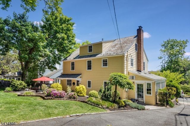 90 Stonehouse Rd, Glen Ridge Boro Twp., NJ 07028