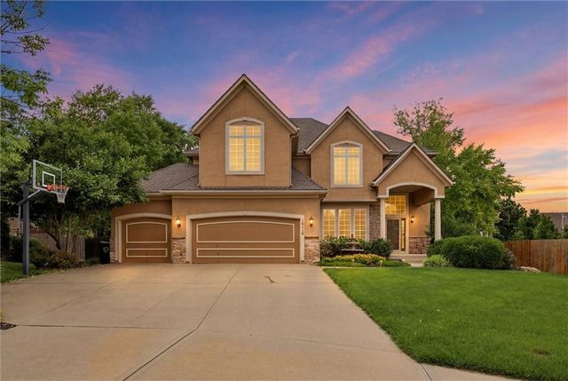 16118 S LOCUST Street, Olathe, KS 66062