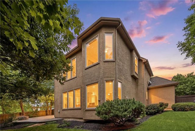 16118 S LOCUST Street, Olathe, KS 66062