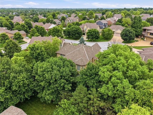 16118 S LOCUST Street, Olathe, KS 66062