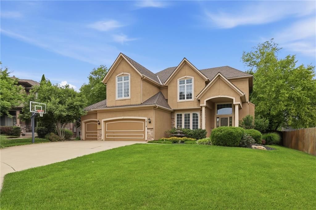 16118 S LOCUST Street, Olathe, KS 66062